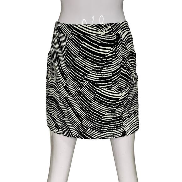Banana Republic Factory Skirt Abstract B/W Stripes Print Pleated Pockets Size 0 - Picture 4 of 11